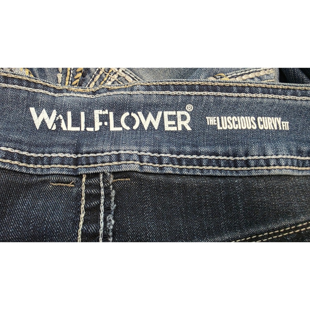WallFlower Luscious Curvy Fit Bootcut Jeans Medium Wash Blue Size 13 REG - Picture 4 of 10